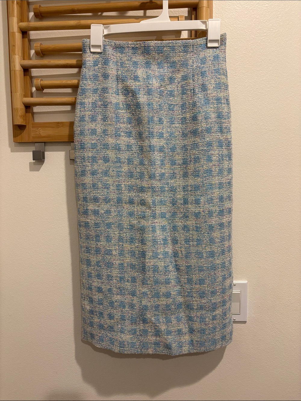 Classic pencil skirt. Size 4/6.